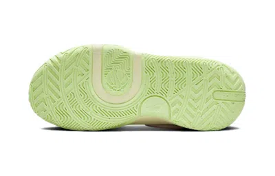Nike (ps)  Team Hustle D11 'summit White Barely Volt'