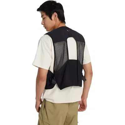 Nike Acg Buttles Mesh-panelled Multi-pocket Vest In Black