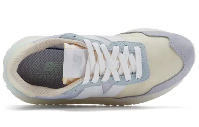 New Balance (wmns)  237 'violet Haze Macadamia Nut' In Blue