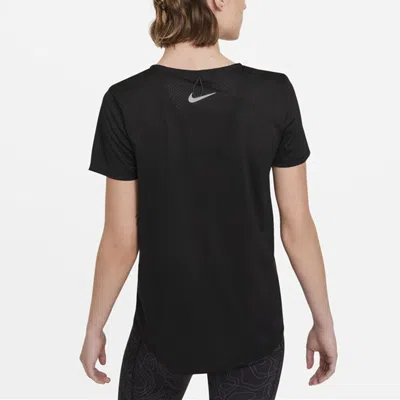 Nike (wmns)  Dri-fit Reflective Logo Printing Quick Dry Breathable Sports Short Sleeve Black T-shirt