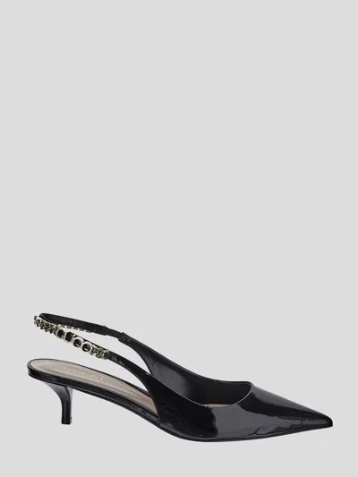 Gucci Signoria Patent Logo Chain Kitten Pumps In Black