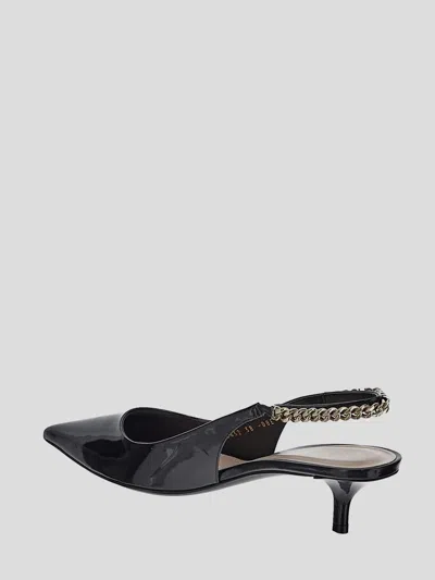 Gucci Signoria Patent Logo Chain Kitten Pumps In Black
