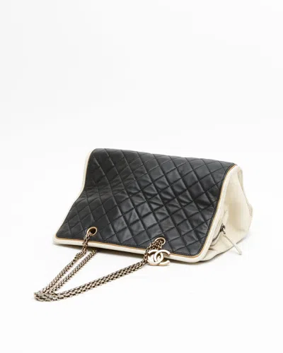 Pre-owned Chanel Cc Charm Chain Tote Bag