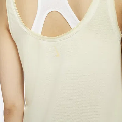 Nike (wmns) As W Ny Df Garment Dye Tank Solar Flare In Yellow