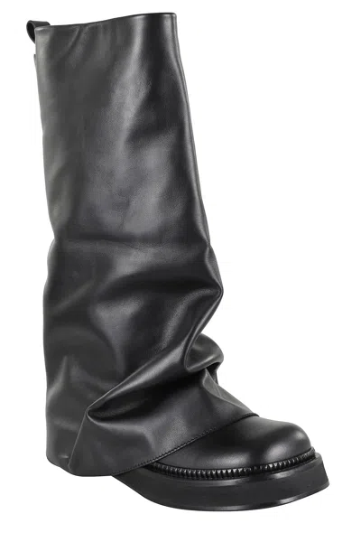 Attico 'robin' Black Boots With Square Toe And Logo Plaque On The Rear