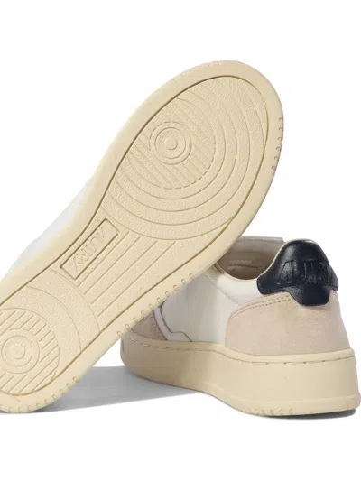 Autry Sneakers Medalist Low In Leather And Suede White And Blue Color In Multi