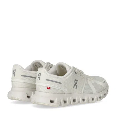 On Running Cloud 6 White Sneaker