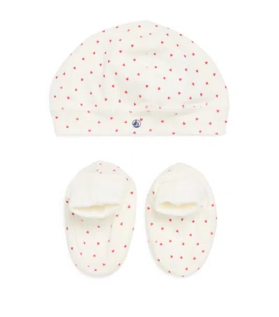 Petit Bateau Heart Print Hat And Booties Set In White