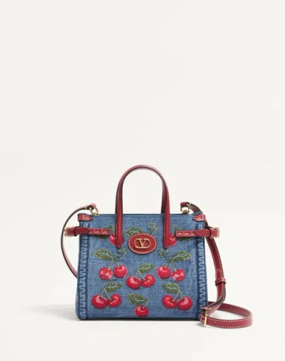 Valentino Garavani  Garavani Antibes Kleiner Shopper Aus Denim Mit Cherryfic-stickerei Frau