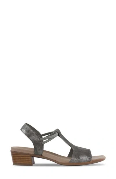 Munro Susan T-strap Sandal