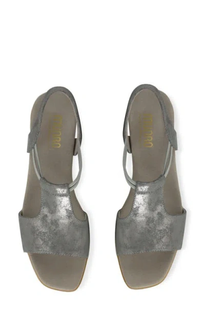 Munro Susan T-strap Sandal
