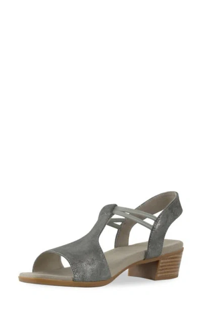 Munro Susan T-strap Sandal