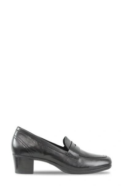 Munro Ellis Penny Loafer Pump