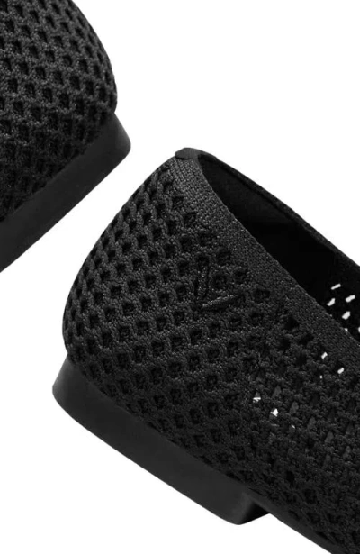 Vivaia Square-toe V-cut Flats