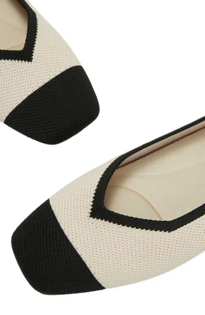 Vivaia Square-toe V-cut Flats