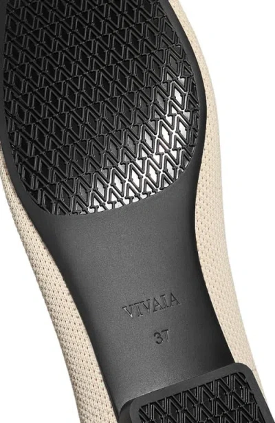 Vivaia Square-toe V-cut Flats