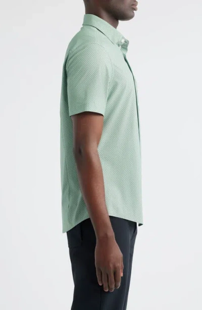 Mizzen + Main Mizzen+main Leeward Trim Fit Dot Print Short Sleeve Performance Button-up Shirt In Green