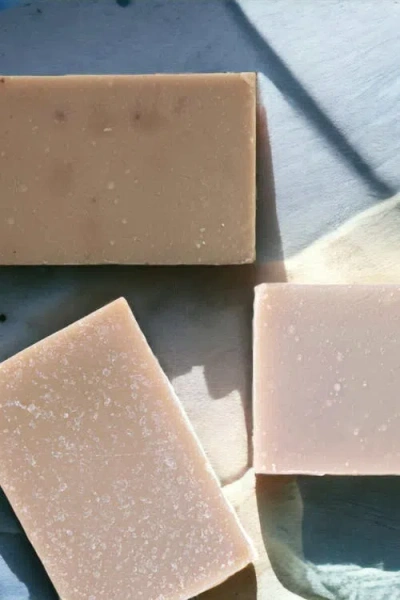 Pillowpia Cold Process Exfoliating Bar Soap