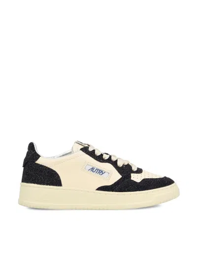 Autry Medalist Low Sneakers In Black