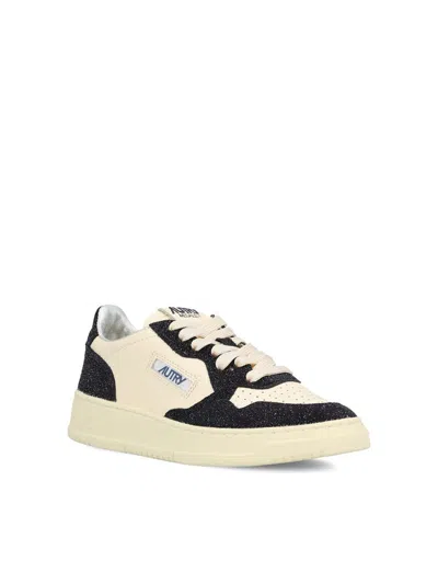 Autry Medalist Low Sneakers In Black