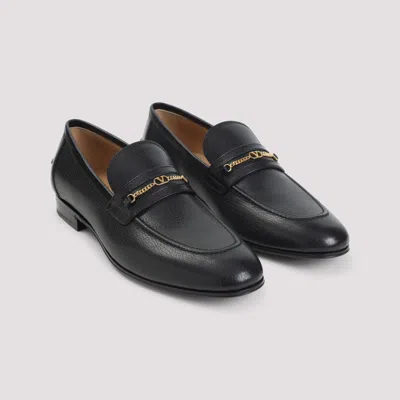 Valentino Garavani Pointed-toe Grained Leather Loafers With Decorative Chain