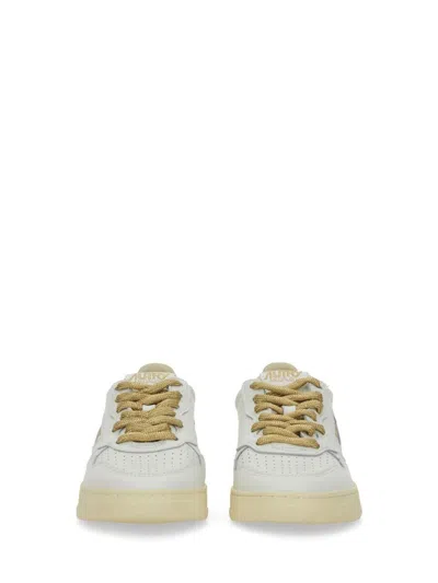 Autry Medalist Low-top Sneakers In Neutral