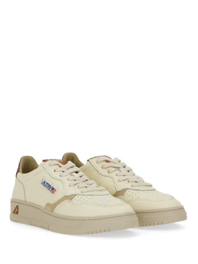 Autry Medalist Low Nbk Ele Suede Brg Brn In Neutral