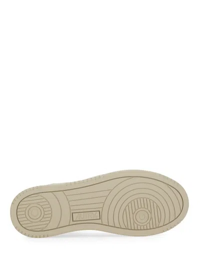 Autry Medalist Low Nbk Ele Suede Brg Brn In Neutral