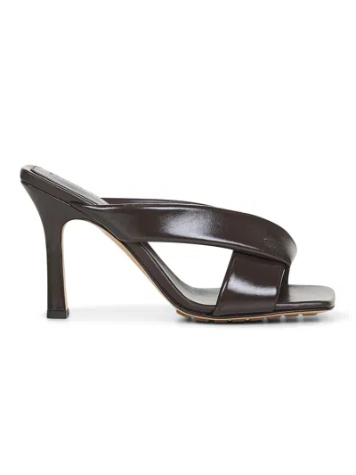 Bottega Veneta Women Brown Shiny Calf Leather Riva Mules In Brown