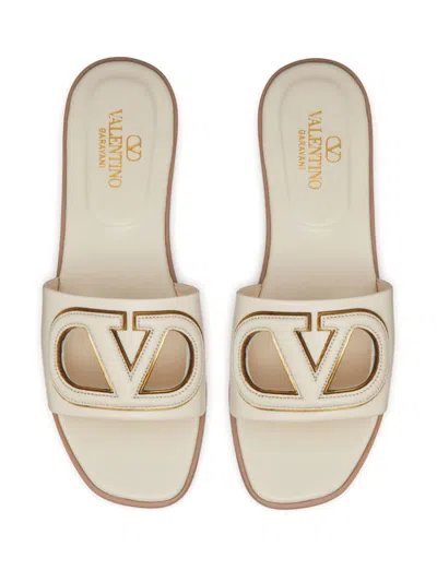 Valentino Vlogo Signature Flat Leather Sandals In Neutral