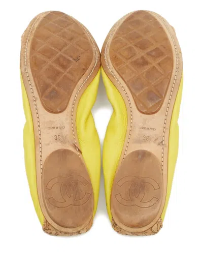 Pre-owned Chanel Leather Flower Ballet Flats