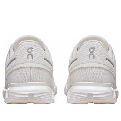 On Cloud 6 Sneakers In White