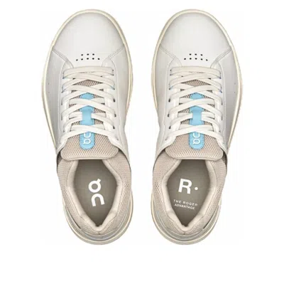 On The Roger Advantage Sneakers In White