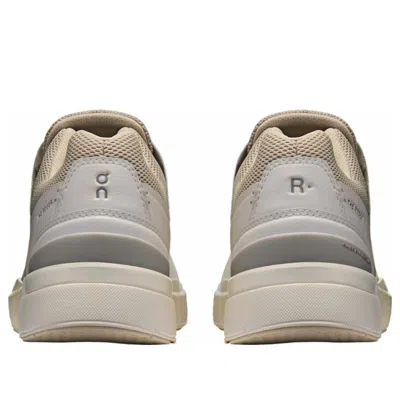 On The Roger Advantage Sneakers In White