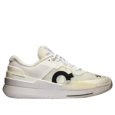 On (wmns)  Running The Roger Pro 2 'all White'