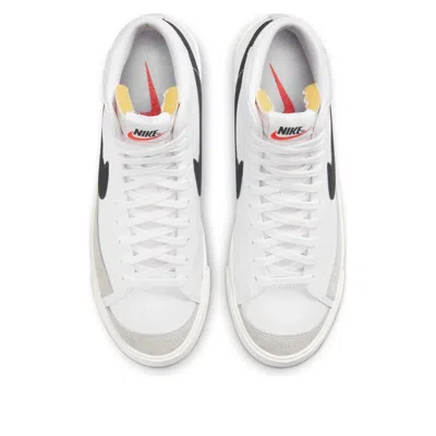 Nike Blazer Mid 77 Vintage Sneakers Bq6806-100 In White