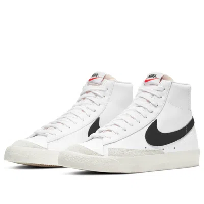 Nike Blazer Mid 77 Vintage Sneakers Bq6806-100 In White