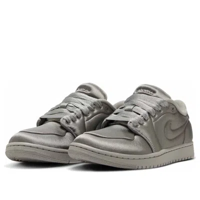 Air Jordan (wmns)  1 Low Method Of Make 'satin Grey' In Black