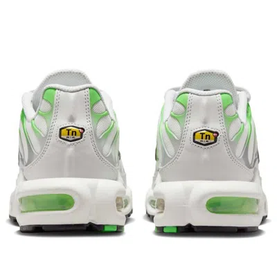 Nike (wmns)  Air Max Plus 'green Strike'