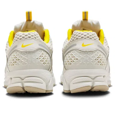 Nike (wmns)  Air Zoom Vomero 5 'light Bone' In Neutral