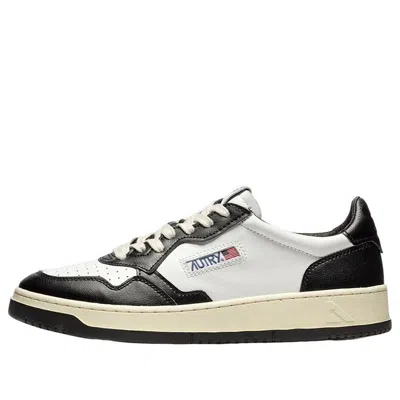 Autry Medalist Low Sneakers In Calf Leather With Perforated Toe In Black