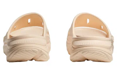 Hoka Gender Inclusive Ora Recovery Slide 3 Sandal In Neutral