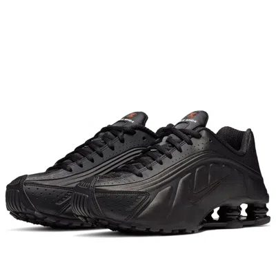 Nike Shox R4 Sneakers In Black