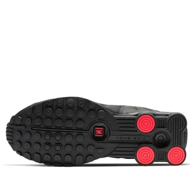 Nike Shox R4 Sneakers In Black