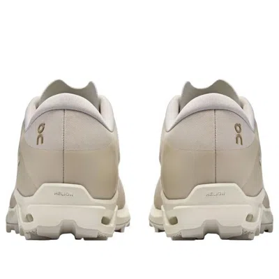 On Cloudventure Peak Sneakers In White