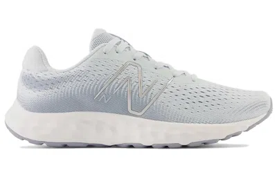 New Balance Women's 520v8