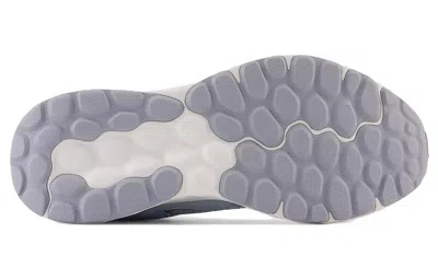 New Balance Women's 520v8