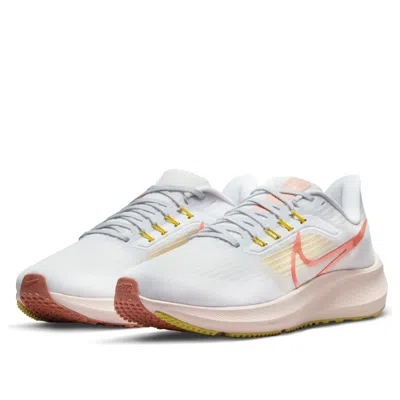 Nike (wmns)  Air Zoom Pegasus 39 'whisper Madder Root' In White
