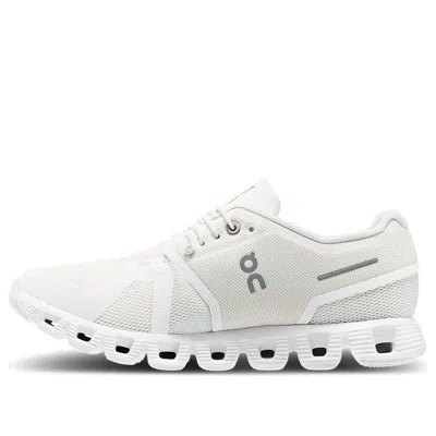 On Cloud 6 Sneakers With Round Toe And Rubber Sole In White