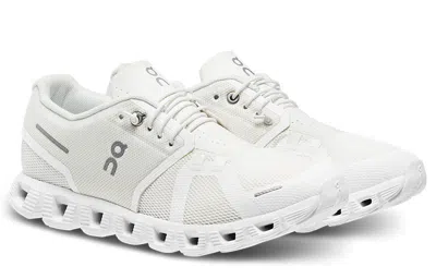 On Cloud 6 Sneakers With Round Toe And Rubber Sole In White
